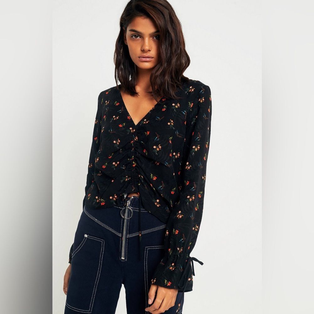 Urban Outfitters Black Floral Ruched Front Tie Cuff Cropped‎ Blouse XS